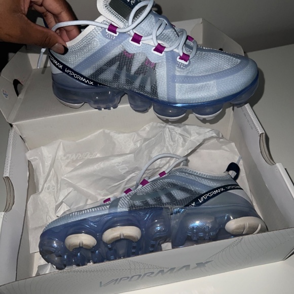Women’s Air Vapormax 2019 - Picture 2 of 6
